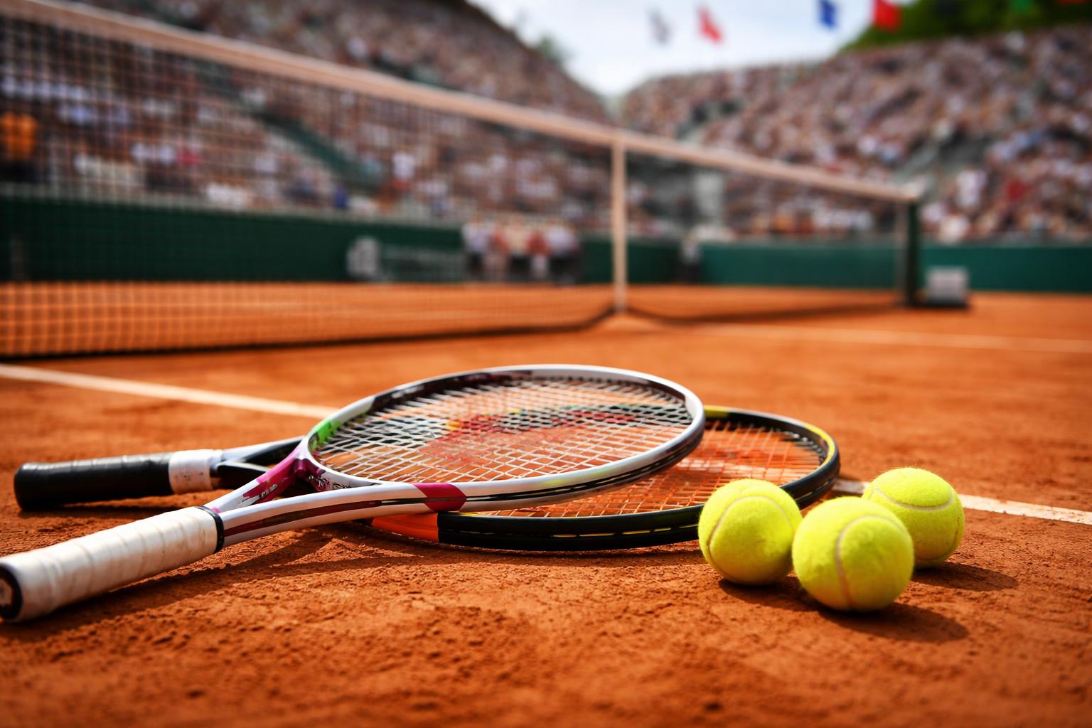 Redaktionelle Szene zum Thema „Potapova nach hartem Kampf gegen Boulter in Runde drei der French Open“