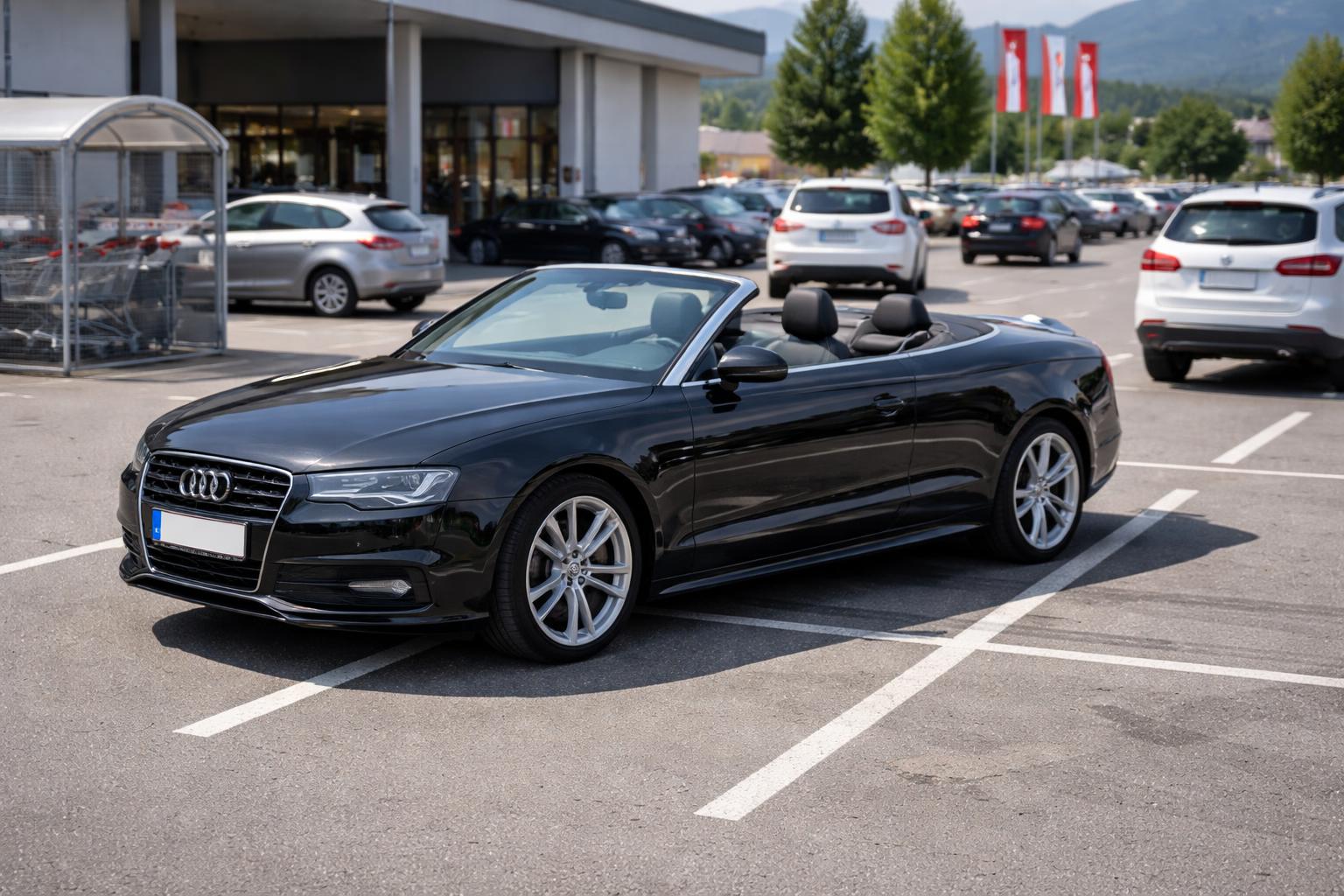 Redaktionelle Szene zum Thema „Quer geparkter Audi-Cabrio sorgte in Schwarzau am Steinfeld für Aufsehen“